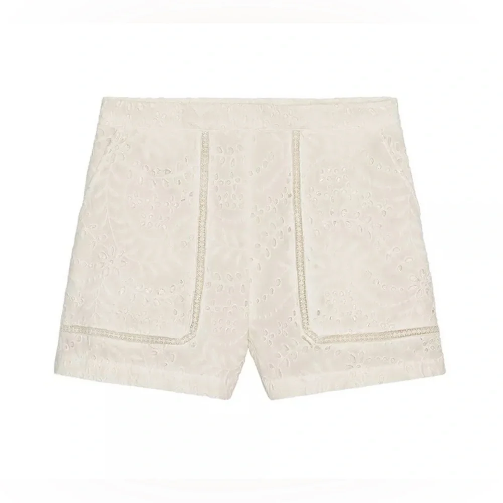 Zara Cream Eyelet Shorts Bermudas